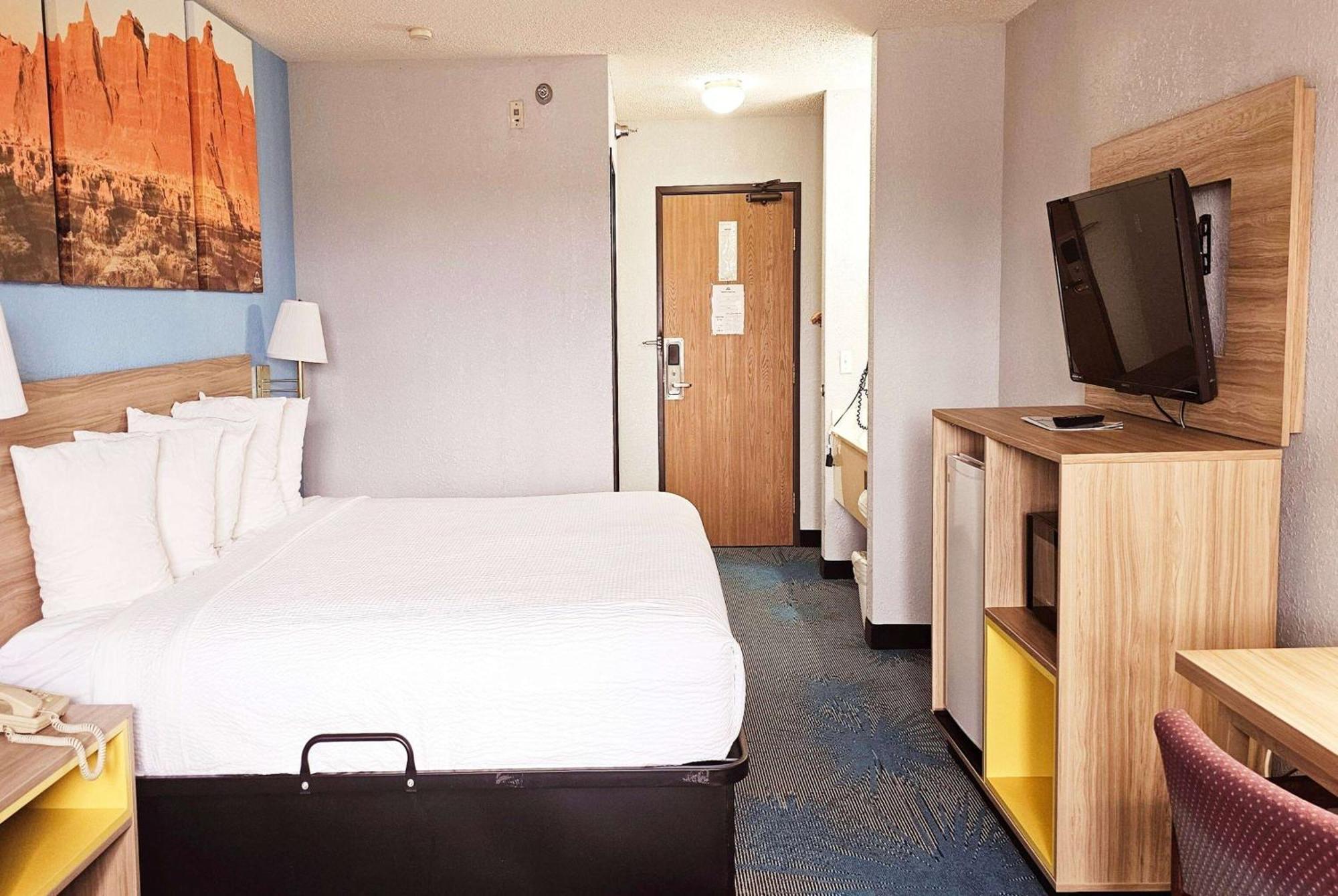 Days Inn By Wyndham Ozark Springfield Экстерьер фото