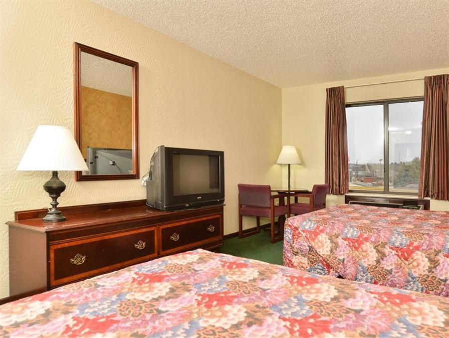 Days Inn By Wyndham Ozark Springfield Экстерьер фото